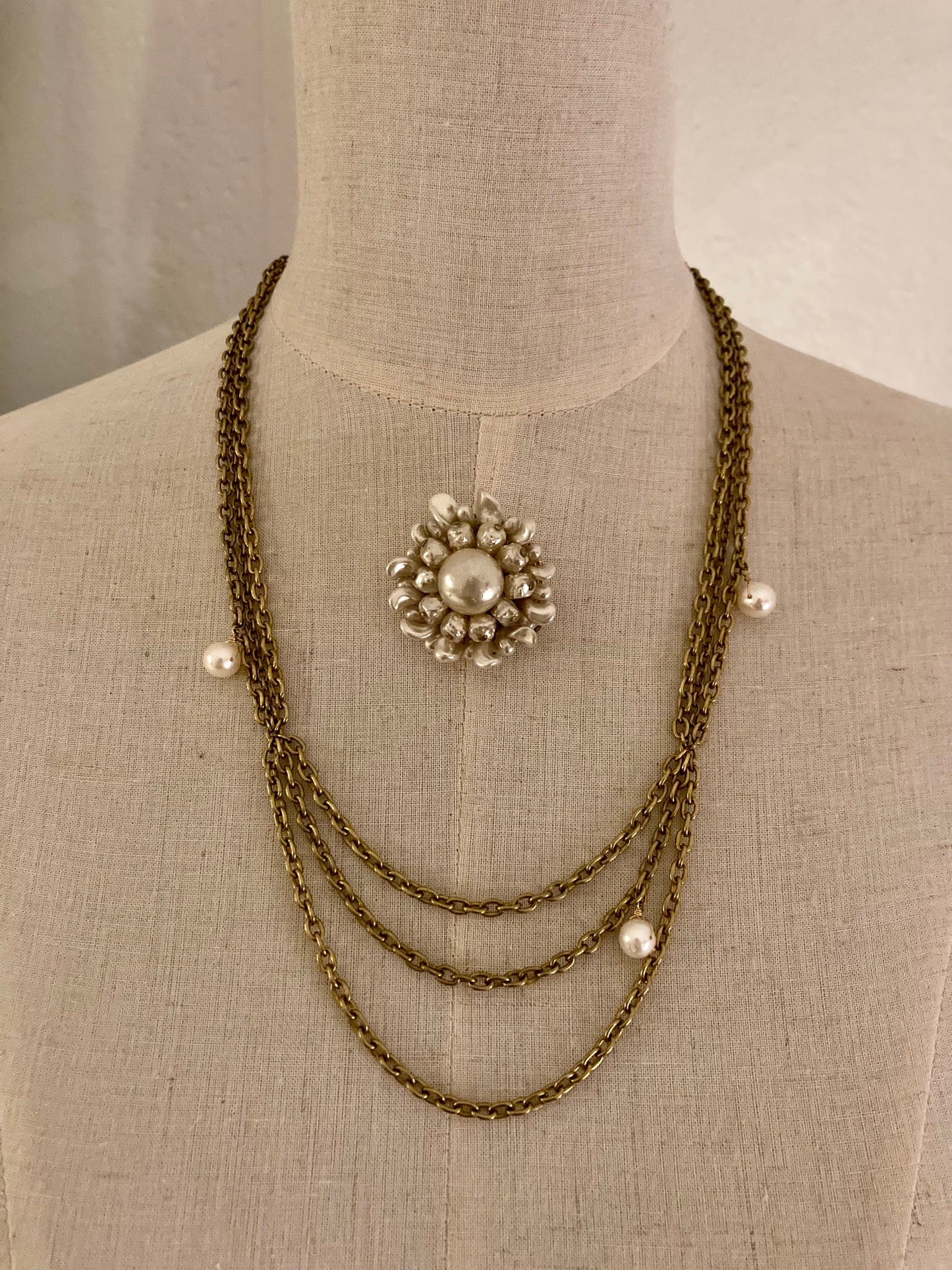 Old Hollywood brooch + chain necklace