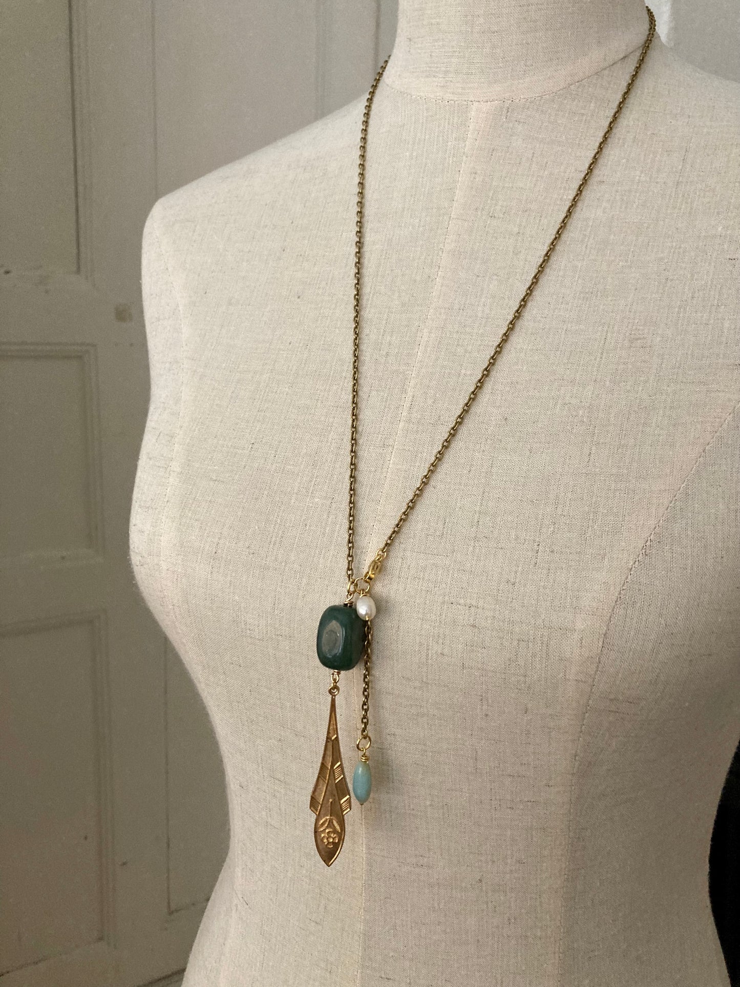 Plume necklace in forest green