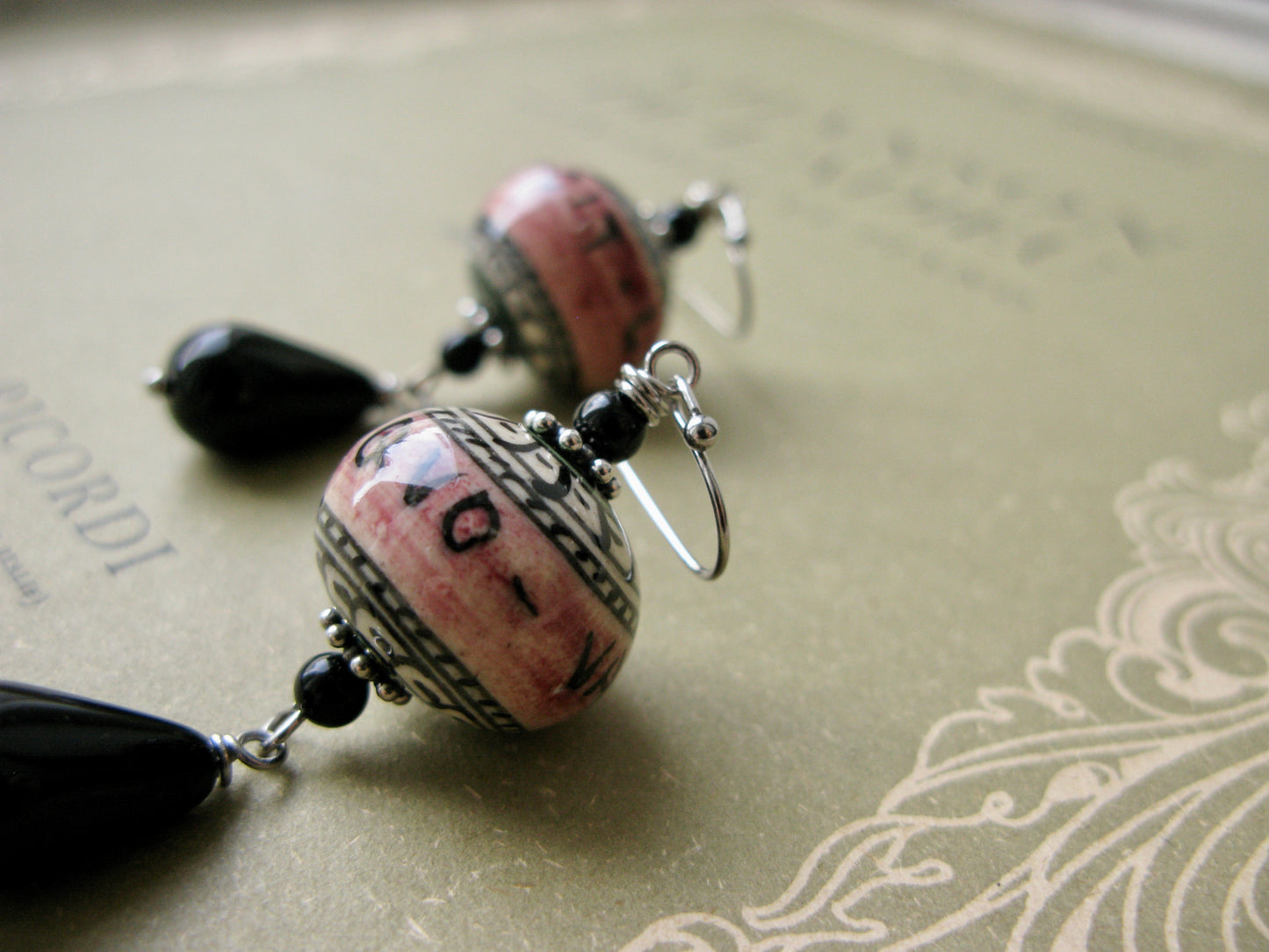 Quo Vadis, Vicit Leo long earrings