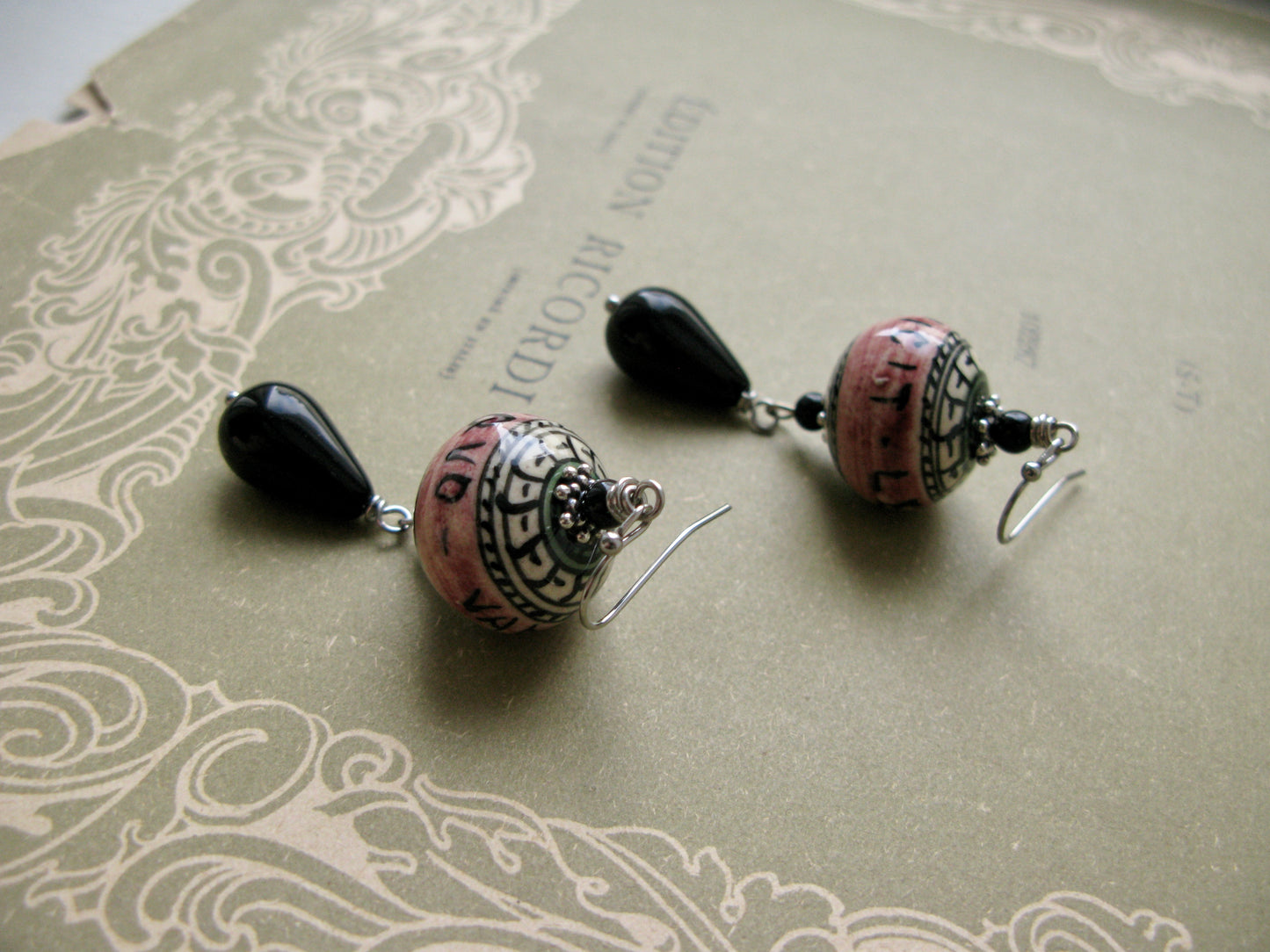 Quo Vadis, Vicit Leo long earrings