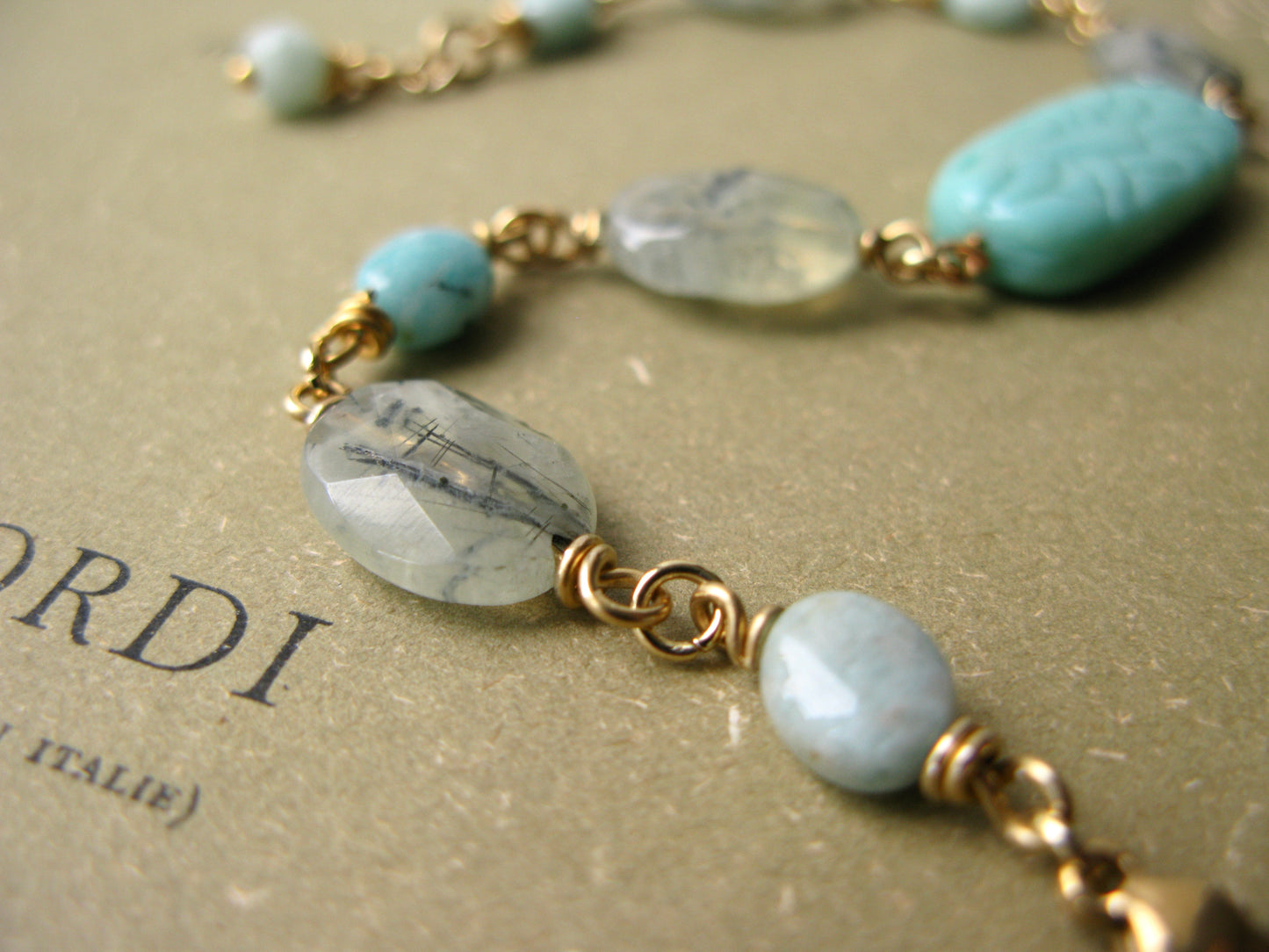 Set in Stone bracelet prehnite/amazonite