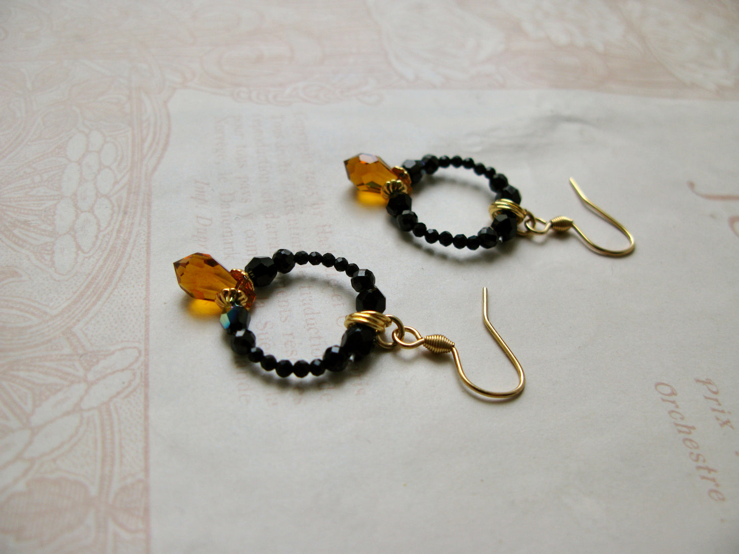 Secret Garden little hoop earrings in Autumn mix black