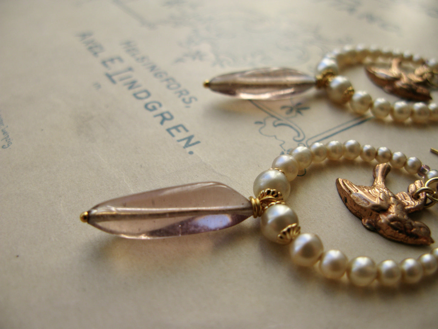 Lark pearly hoop earrings in lilac