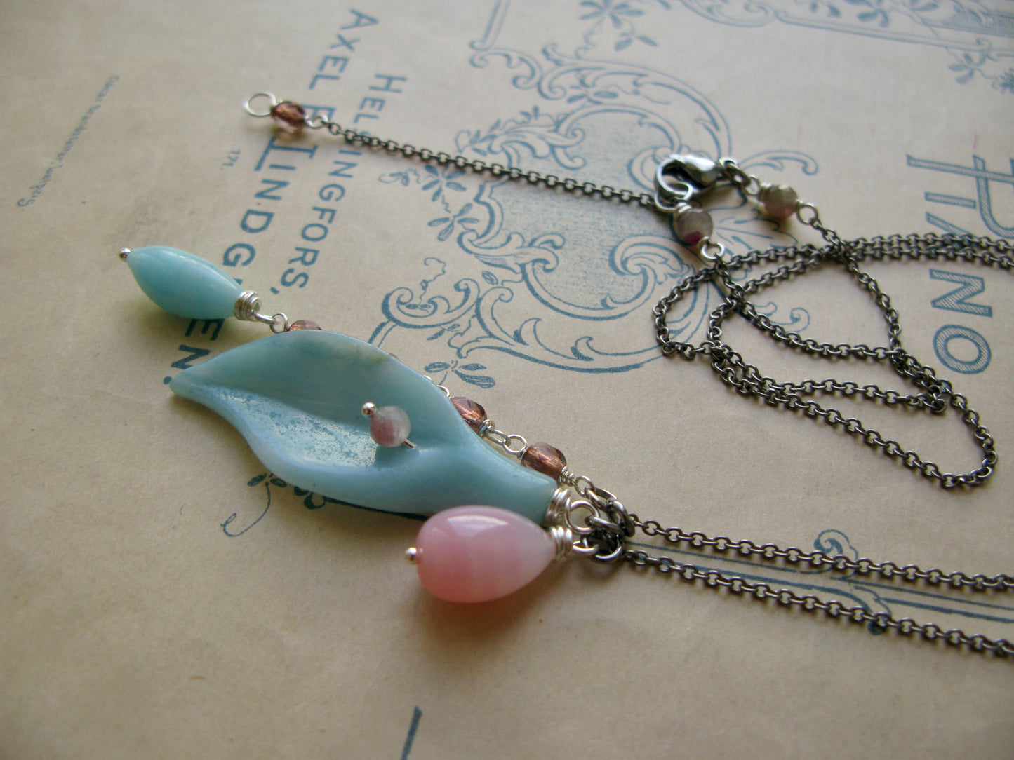 Lily necklace