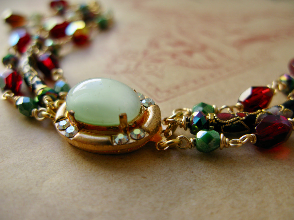 Queen of Hearts bracelet in green + red