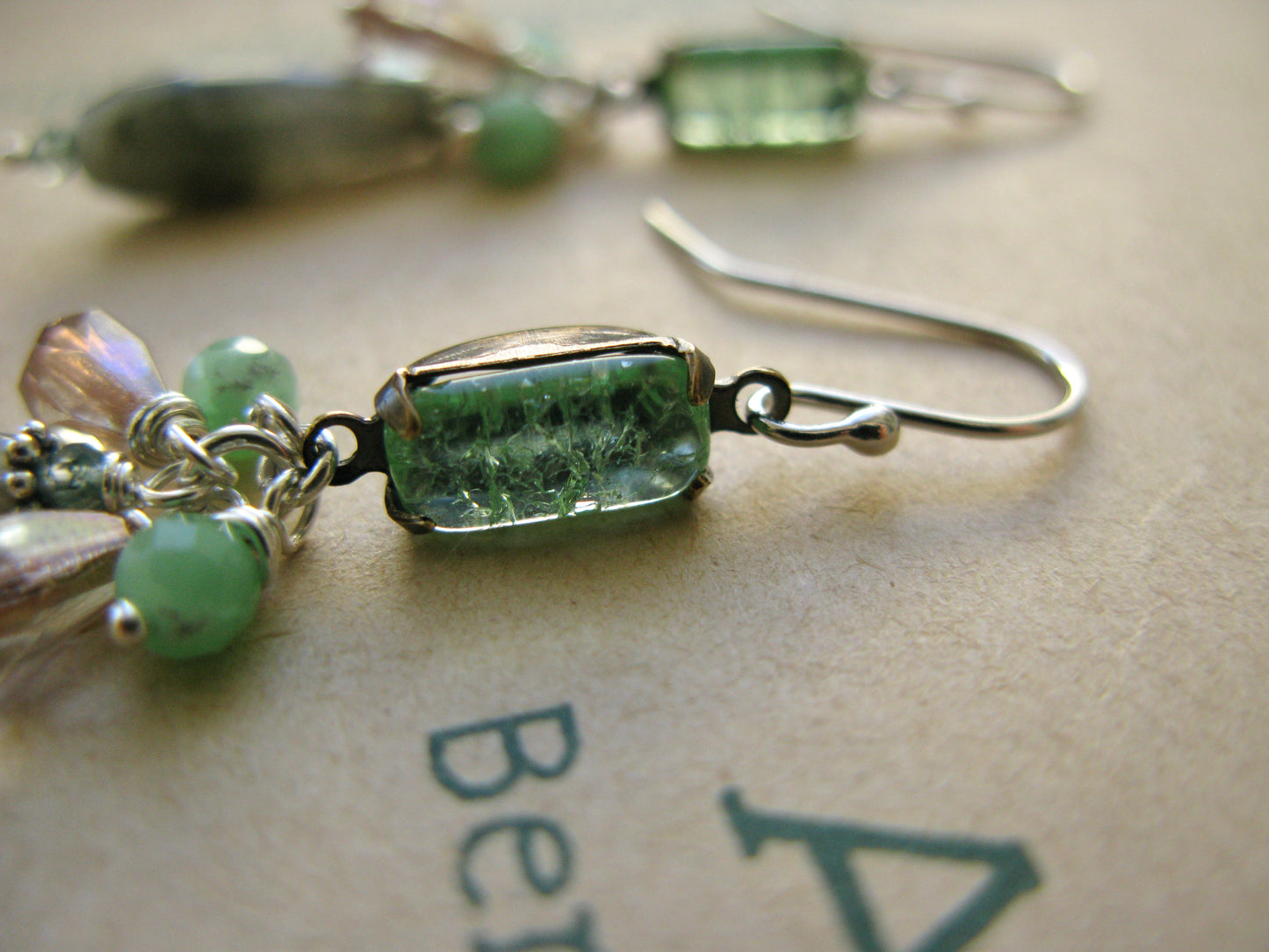 Magnolia midi earrings in green