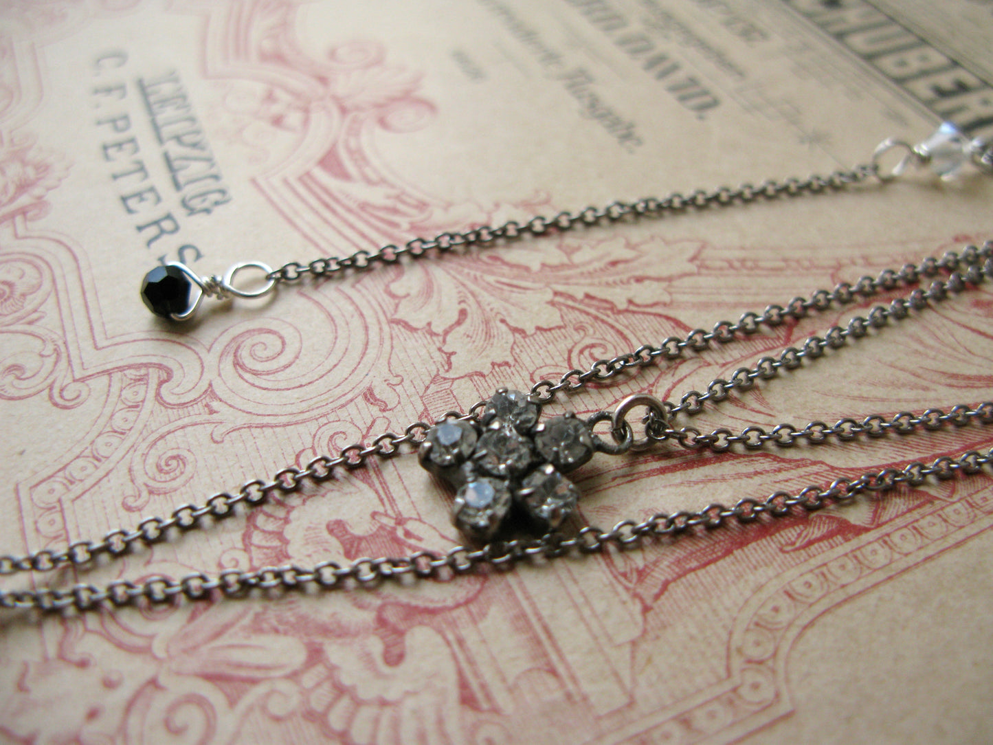 Poème Fleur necklace