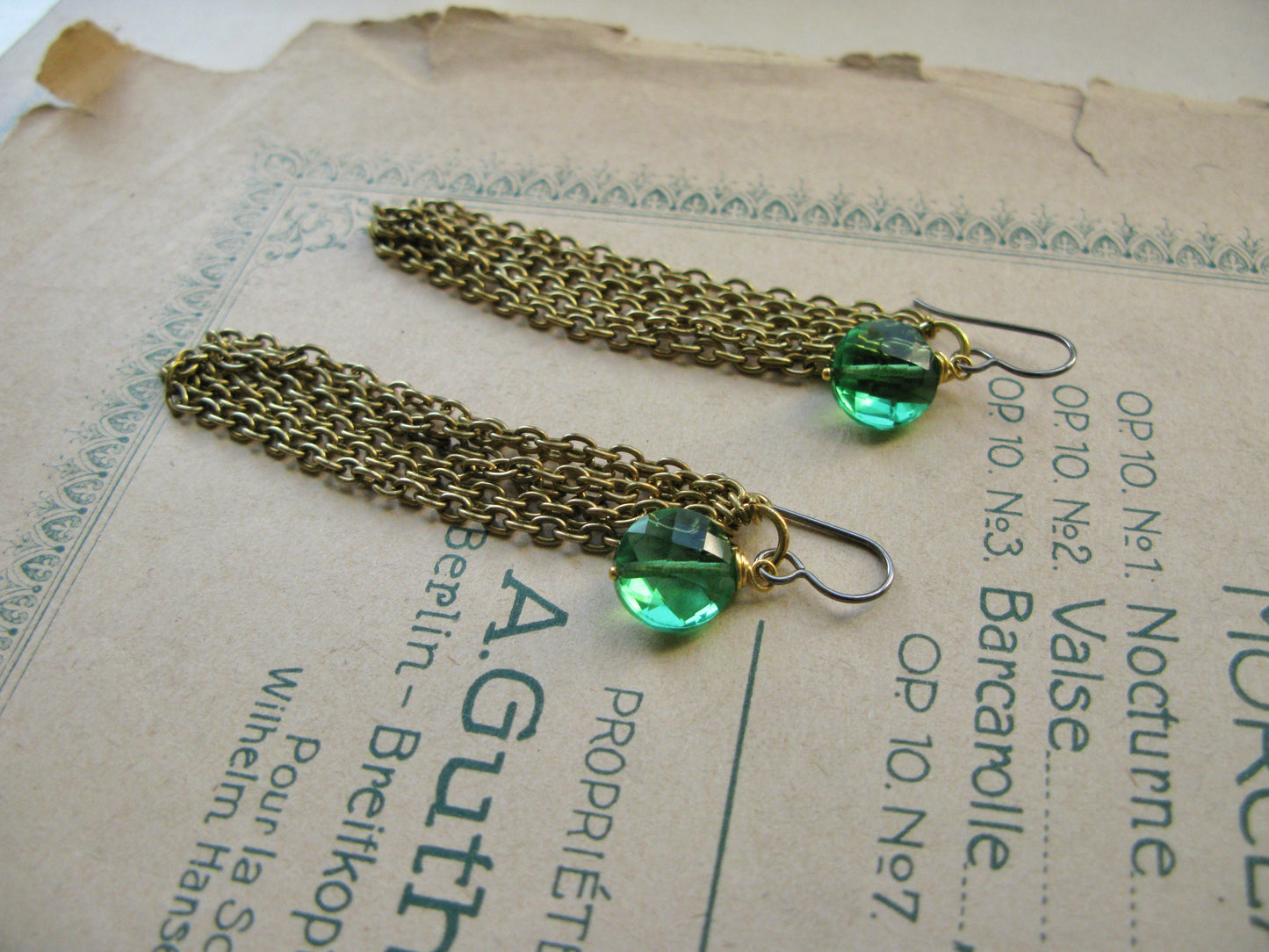 Waves Disco earrings in emerald green