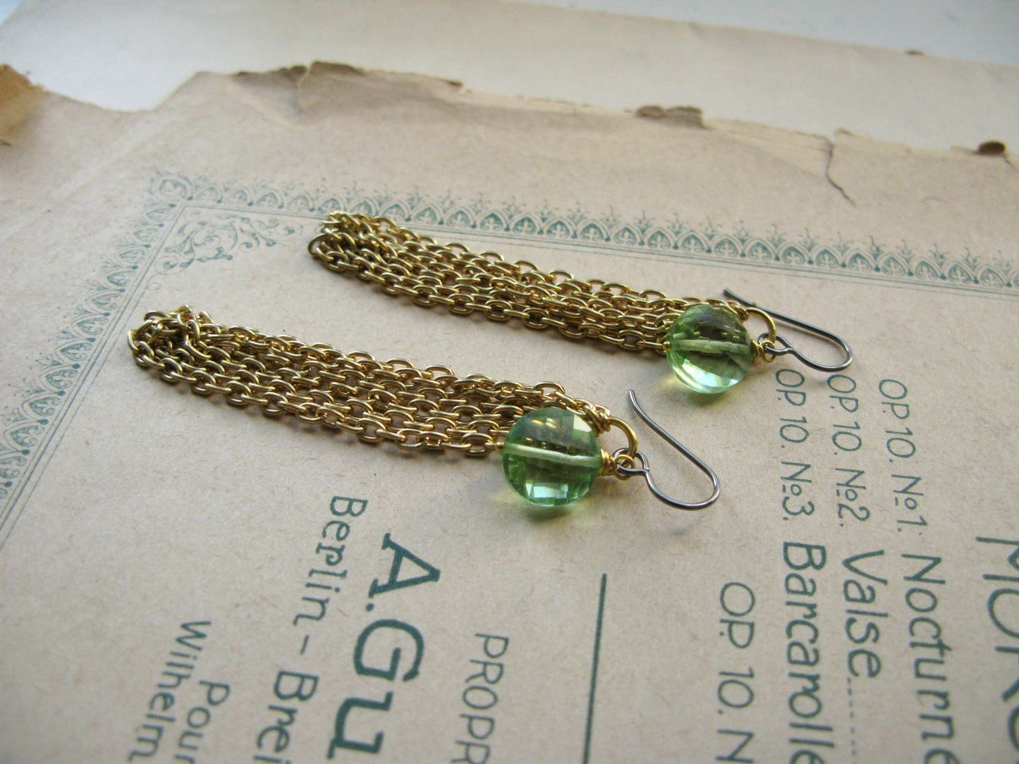 Waves Disco earrings in light green