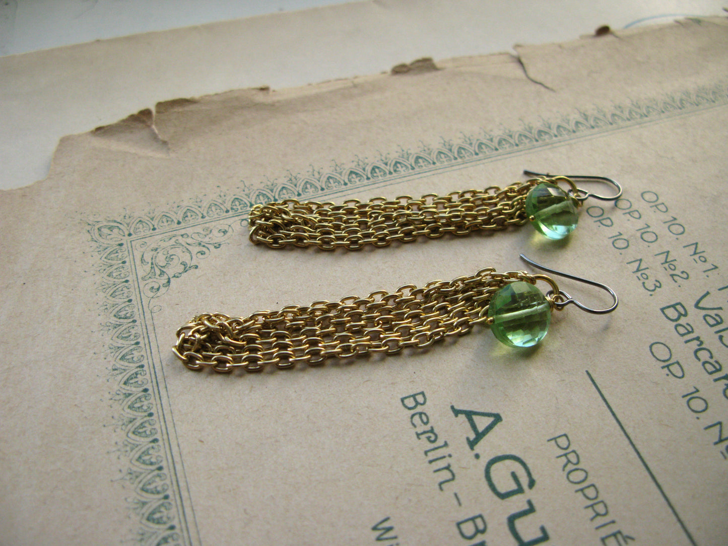 Waves Disco earrings in light green