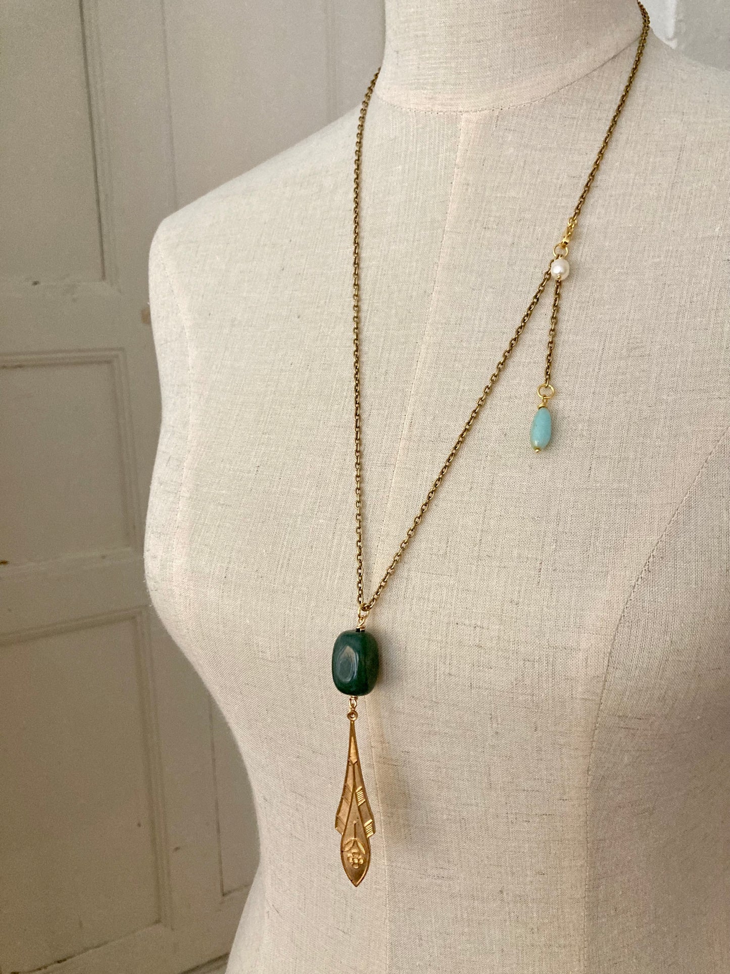 Plume necklace in forest green