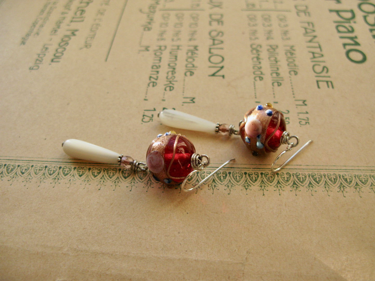 Lily earrings in red + white