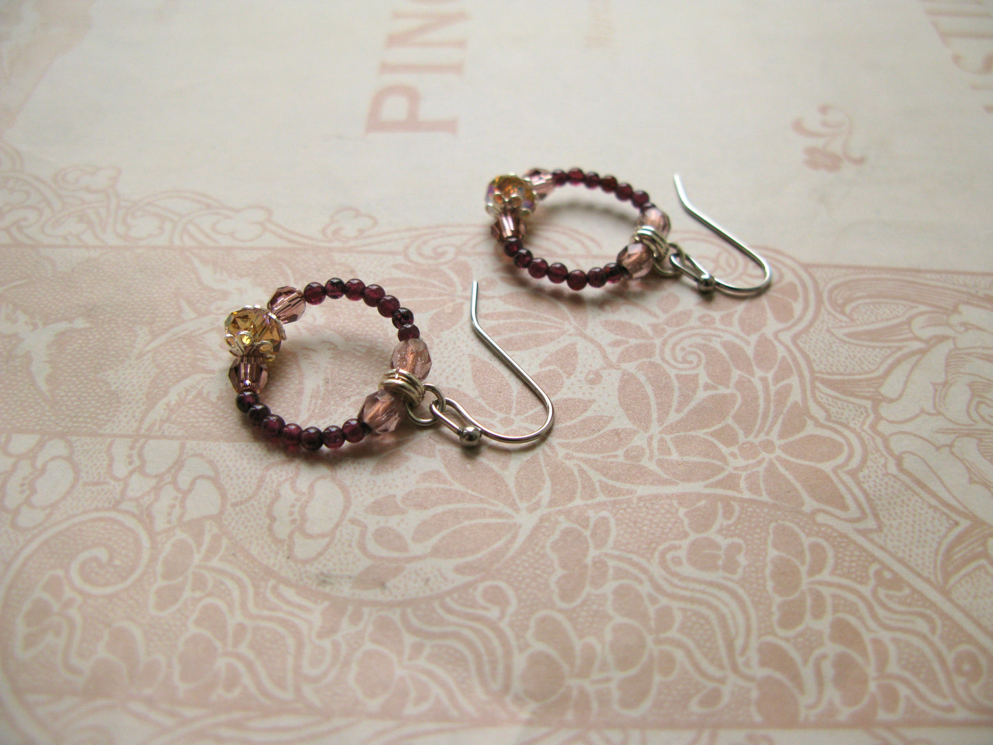Secret Garden little hoop earrings in garnet