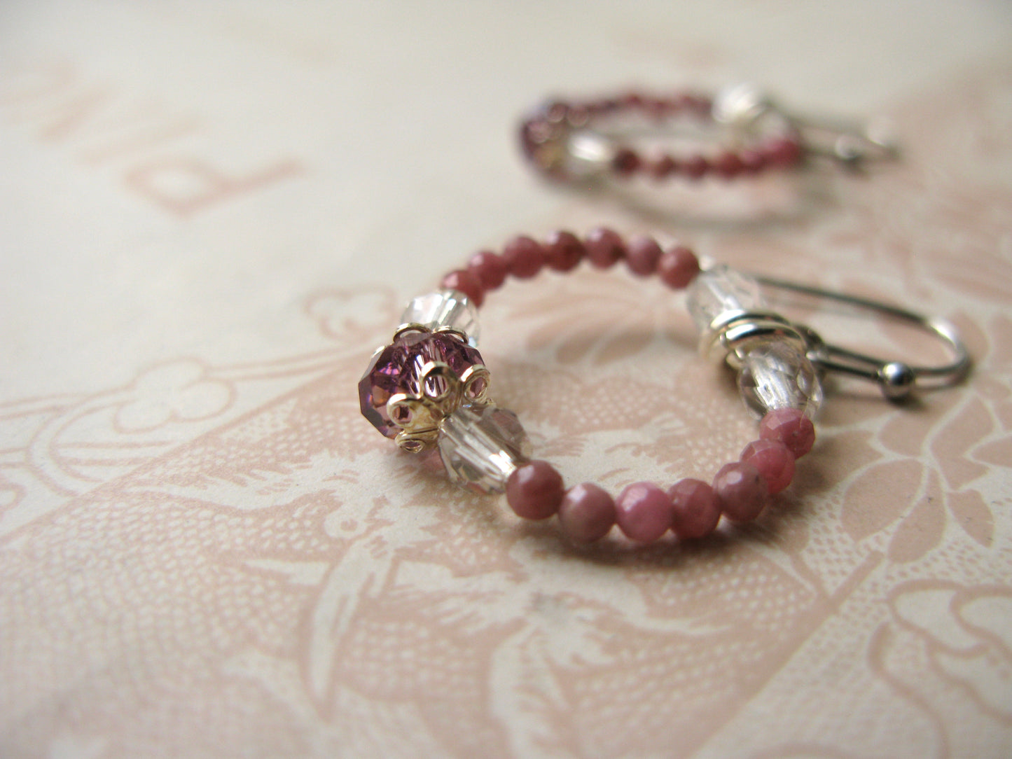 Secret Garden little hoop earrings in rose