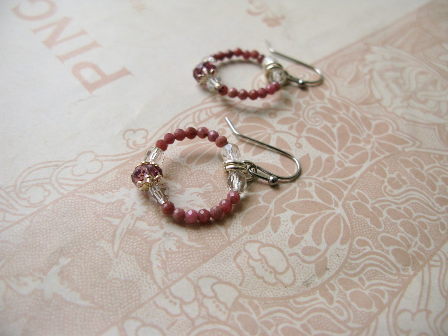 Secret Garden little hoop earrings in rose