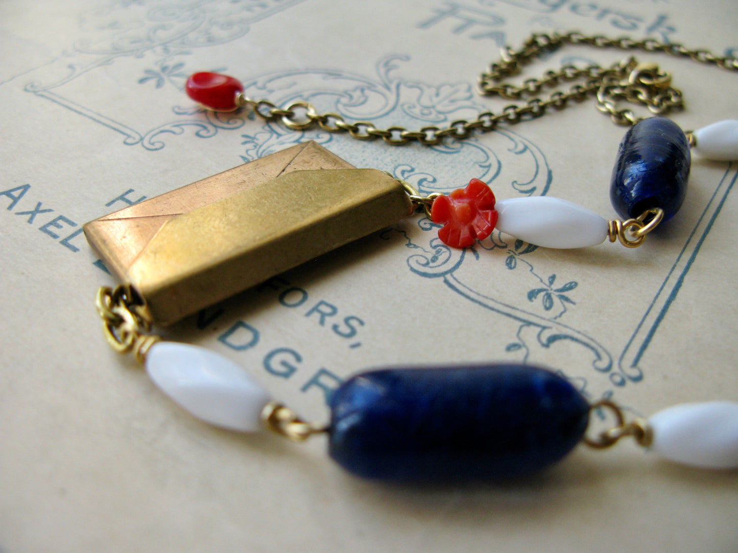 Par Avion necklace in tricolore