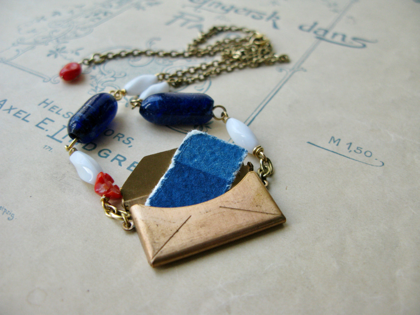 Par Avion necklace in tricolore