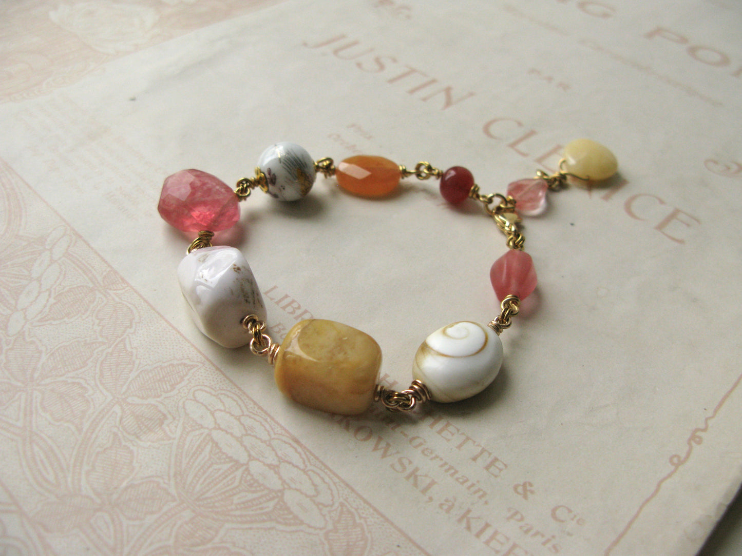 Set in Stone bracelet "Turmeric latte at a seaside café" mix
