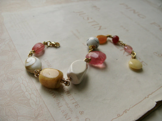 Set in Stone bracelet "Turmeric latte at a seaside café" mix
