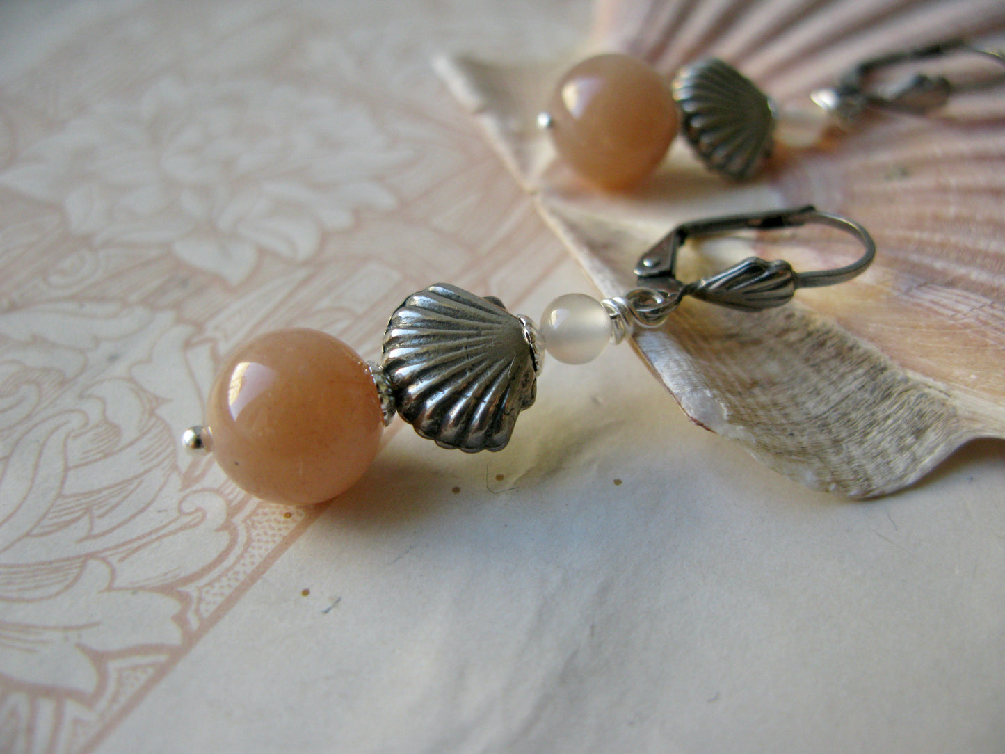 Aphrodite Seashell earrings in silver