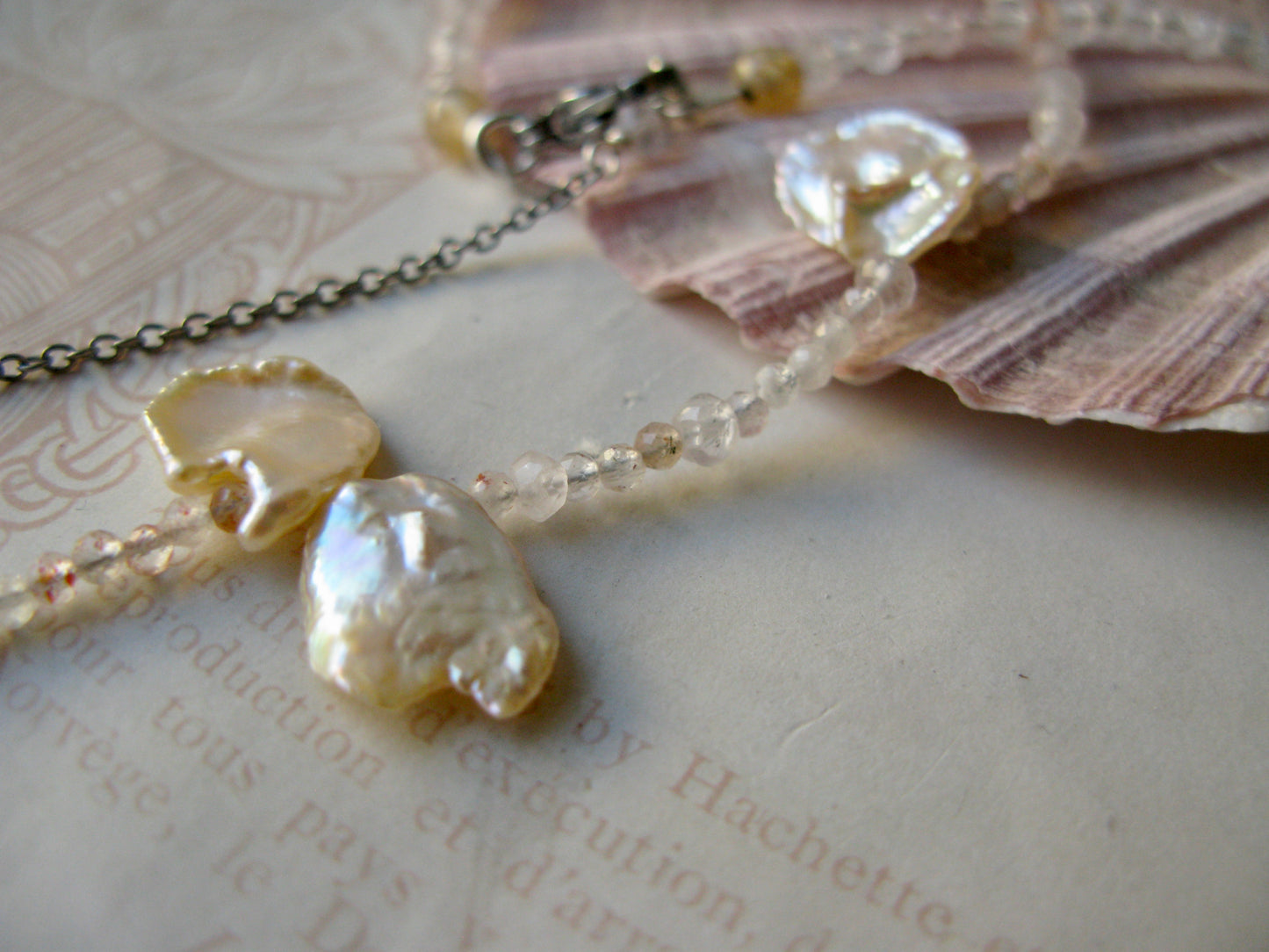 Aphrodite pearl necklace