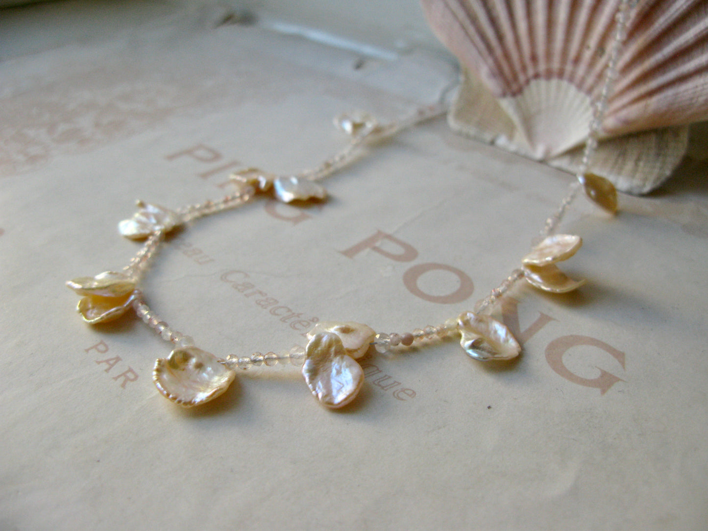 Aphrodite pearl necklace