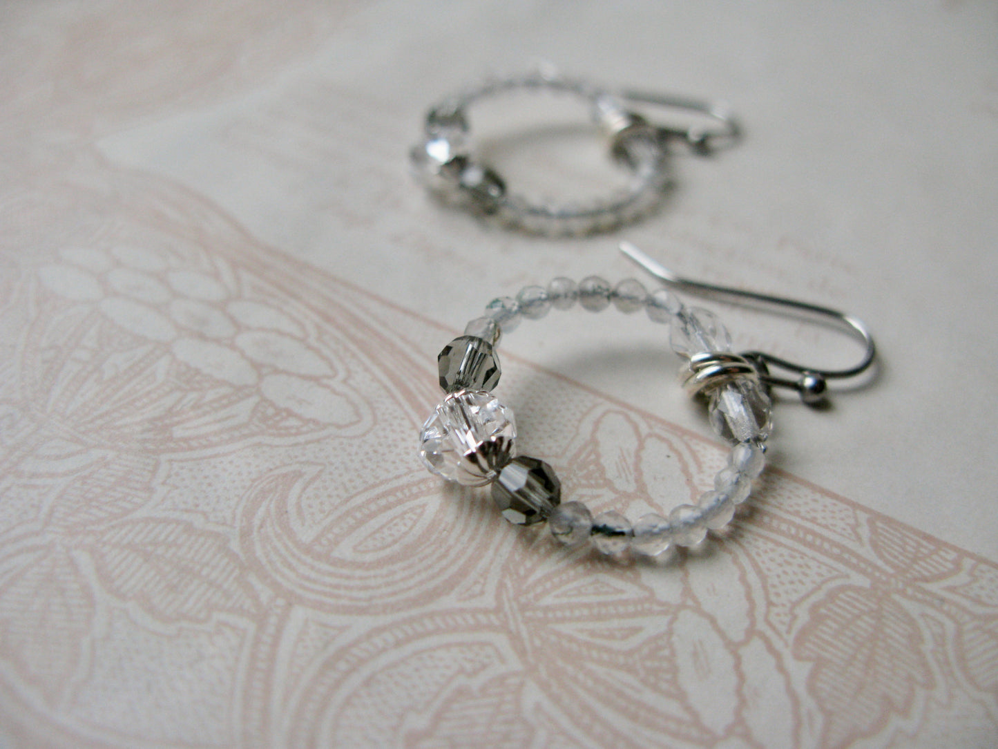 Secret Garden little hoop earrings in cool frost