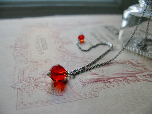 Old Hollywood crystal drop short necklace in hyacinth