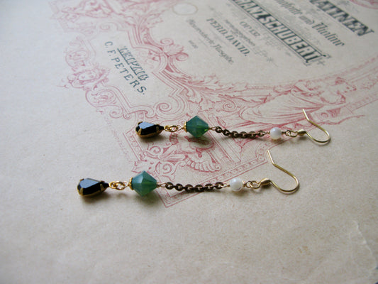 Deco earrings in black & green