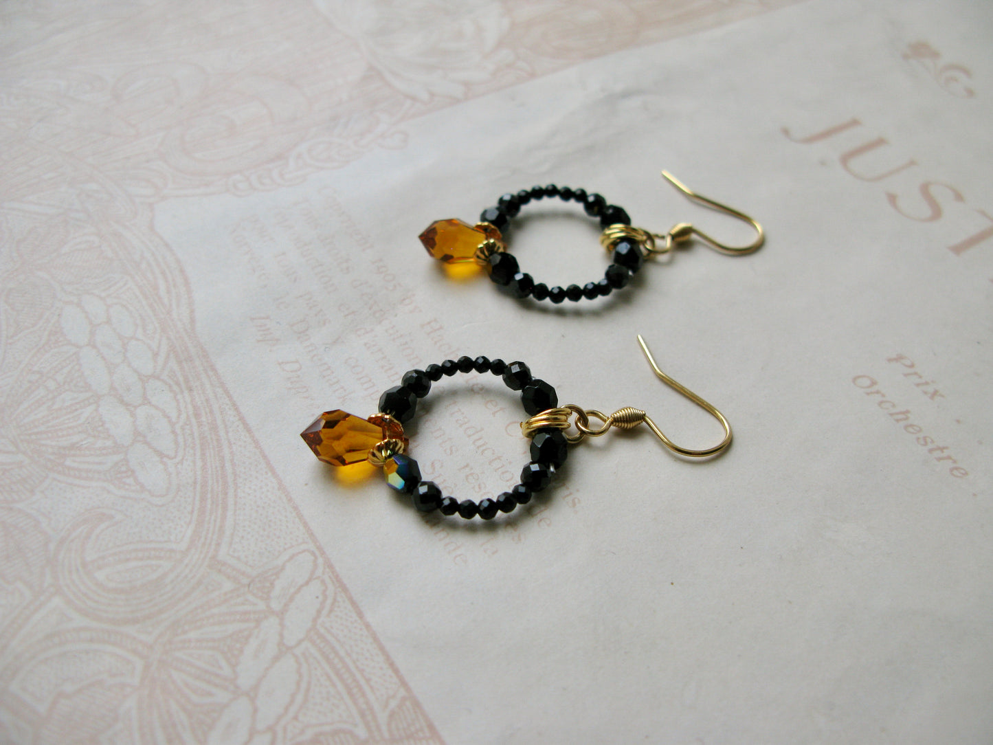 Secret Garden little hoop earrings in Autumn mix black