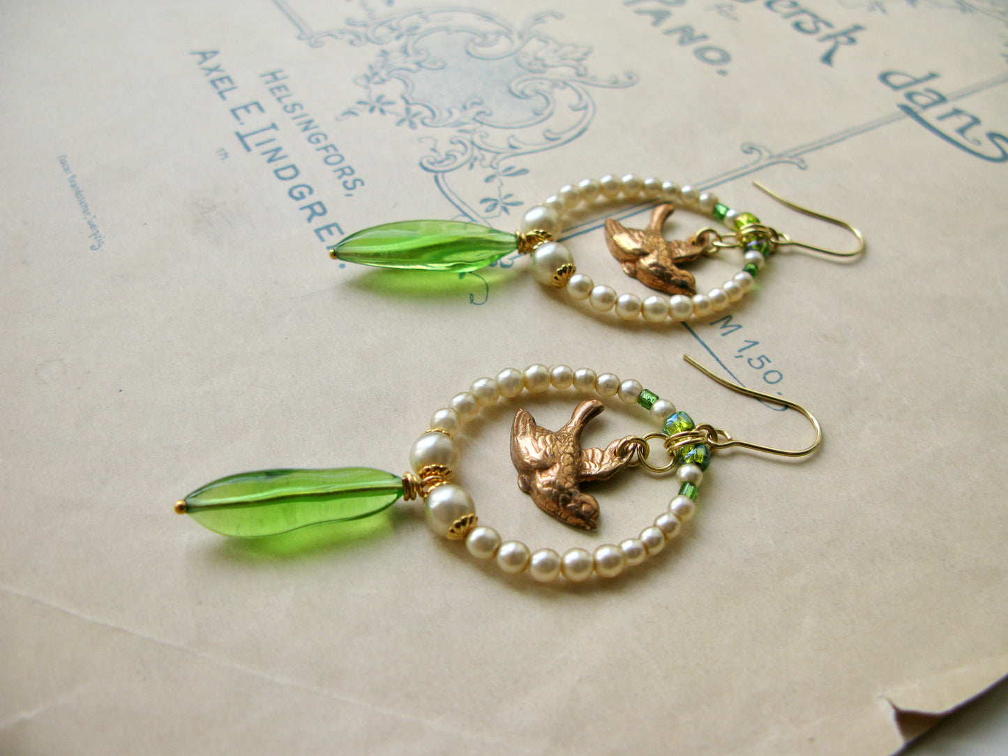 Lark pearly hoop earrings in green