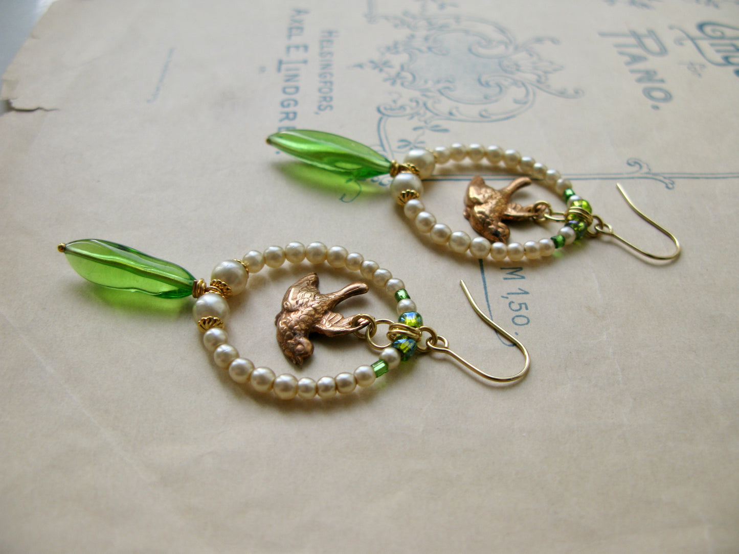 Lark pearly hoop earrings in green
