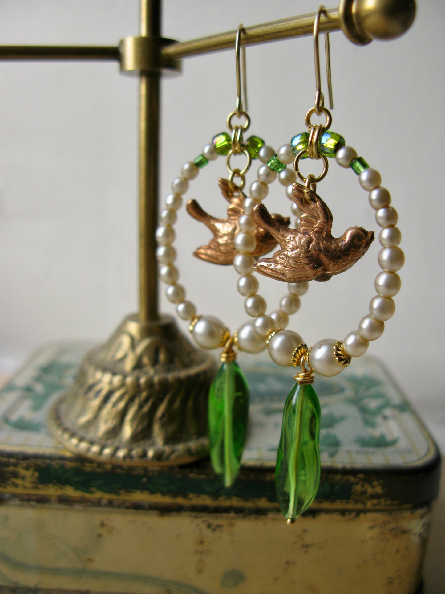 Lark pearly hoop earrings in green