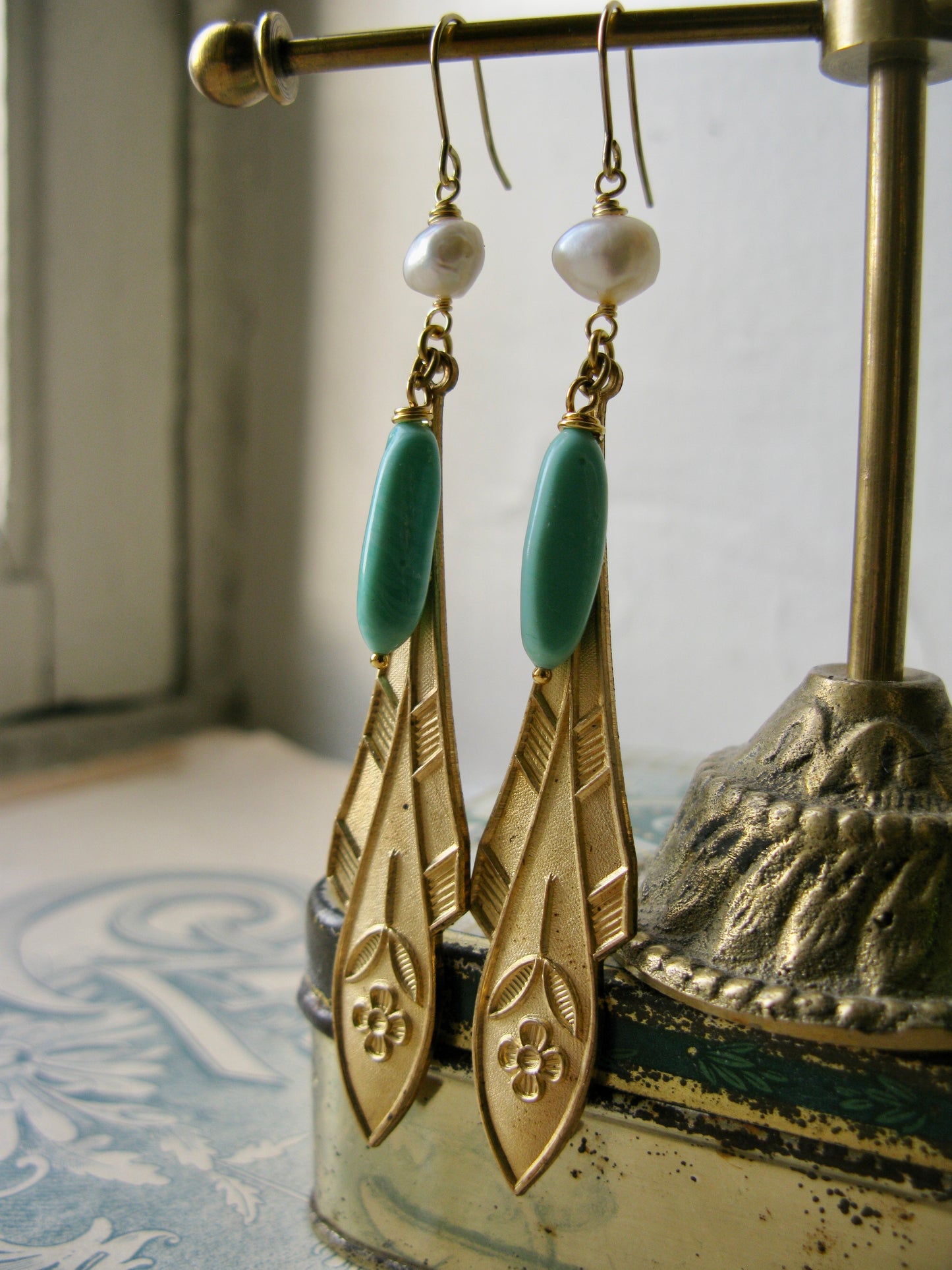 Plume earrings in mint