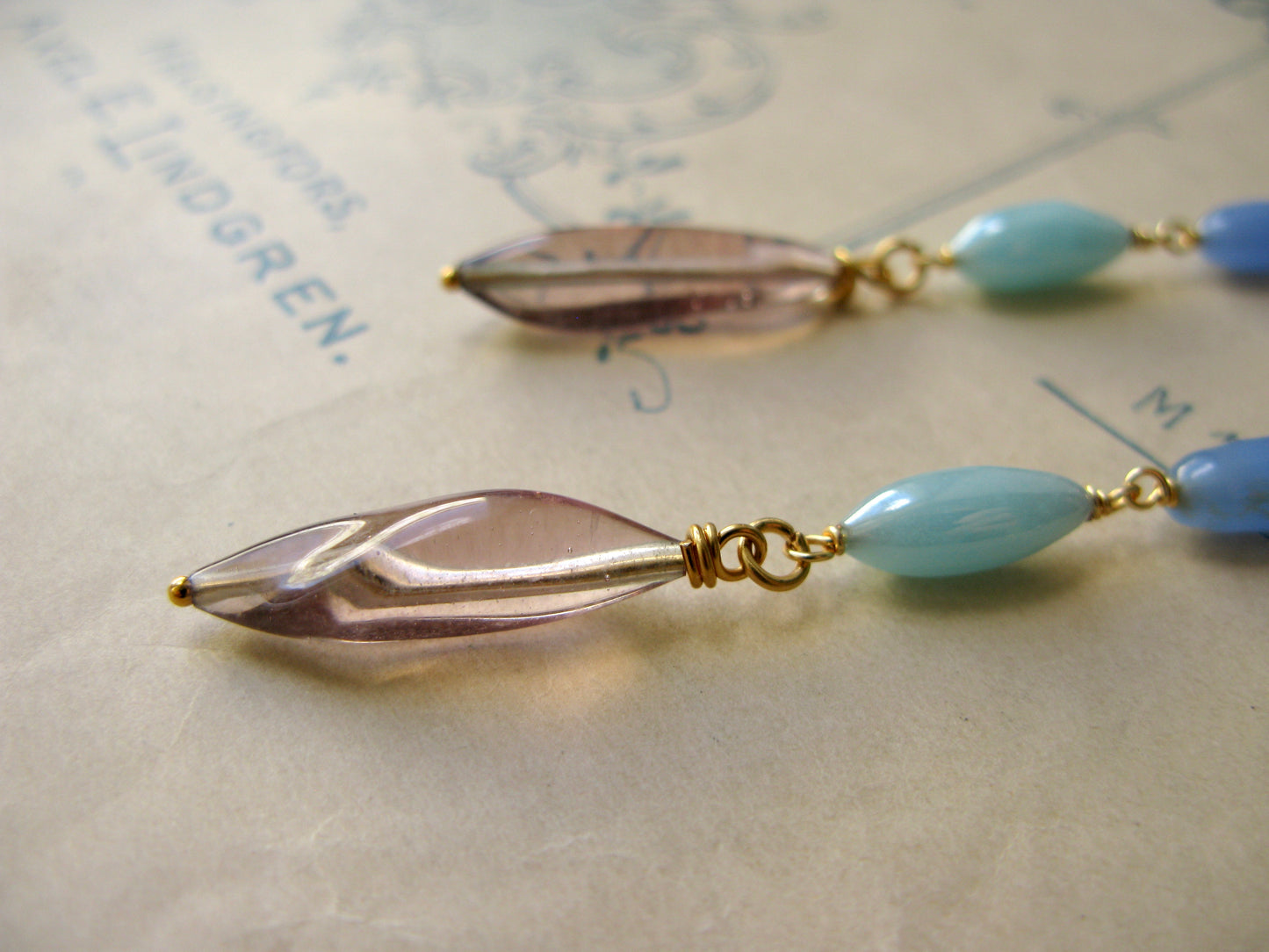 Palette long earrings in lilac
