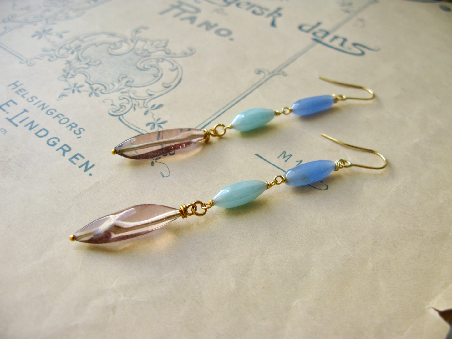 Palette long earrings in lilac
