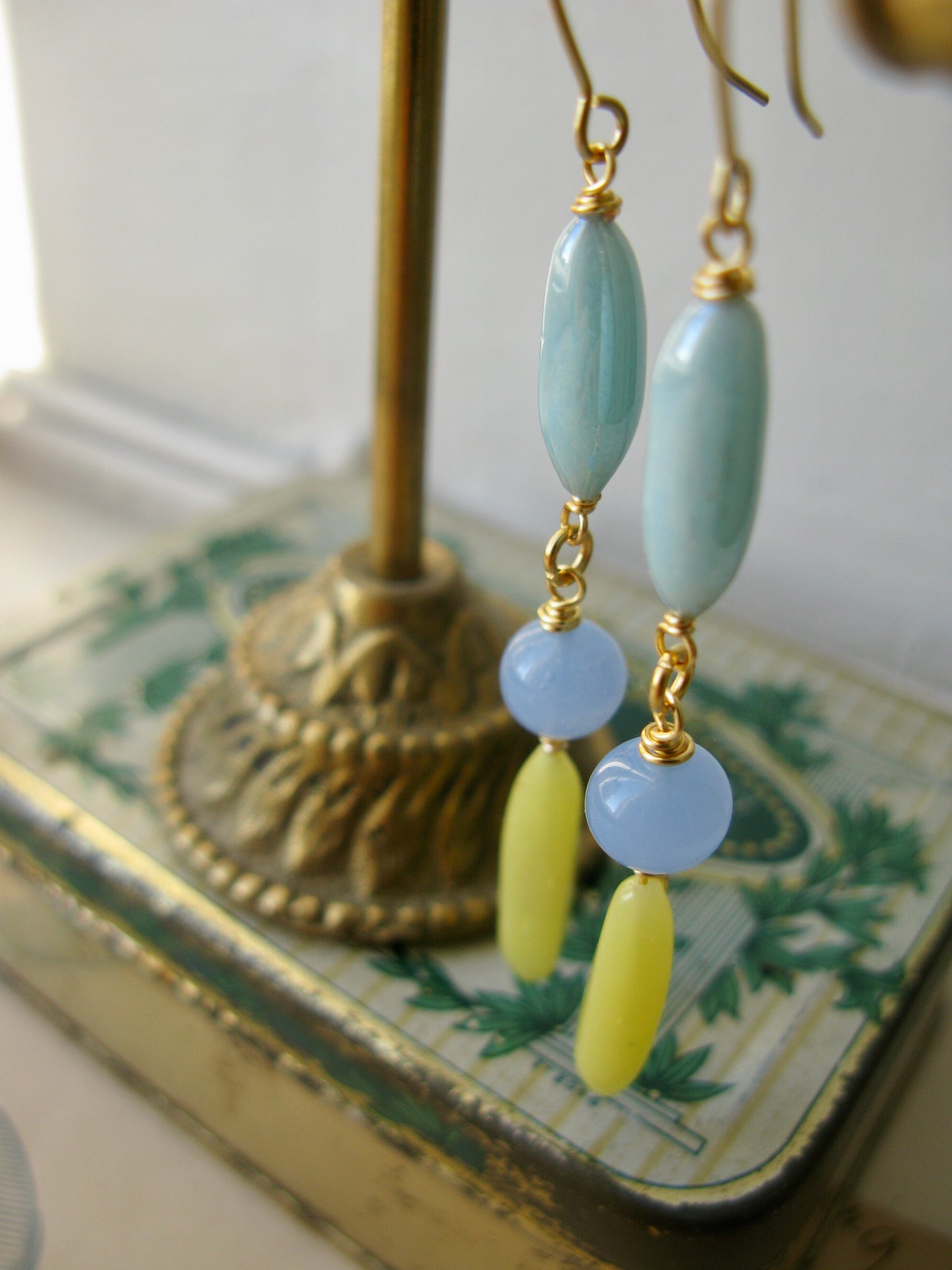 Palette long earrings in lemon