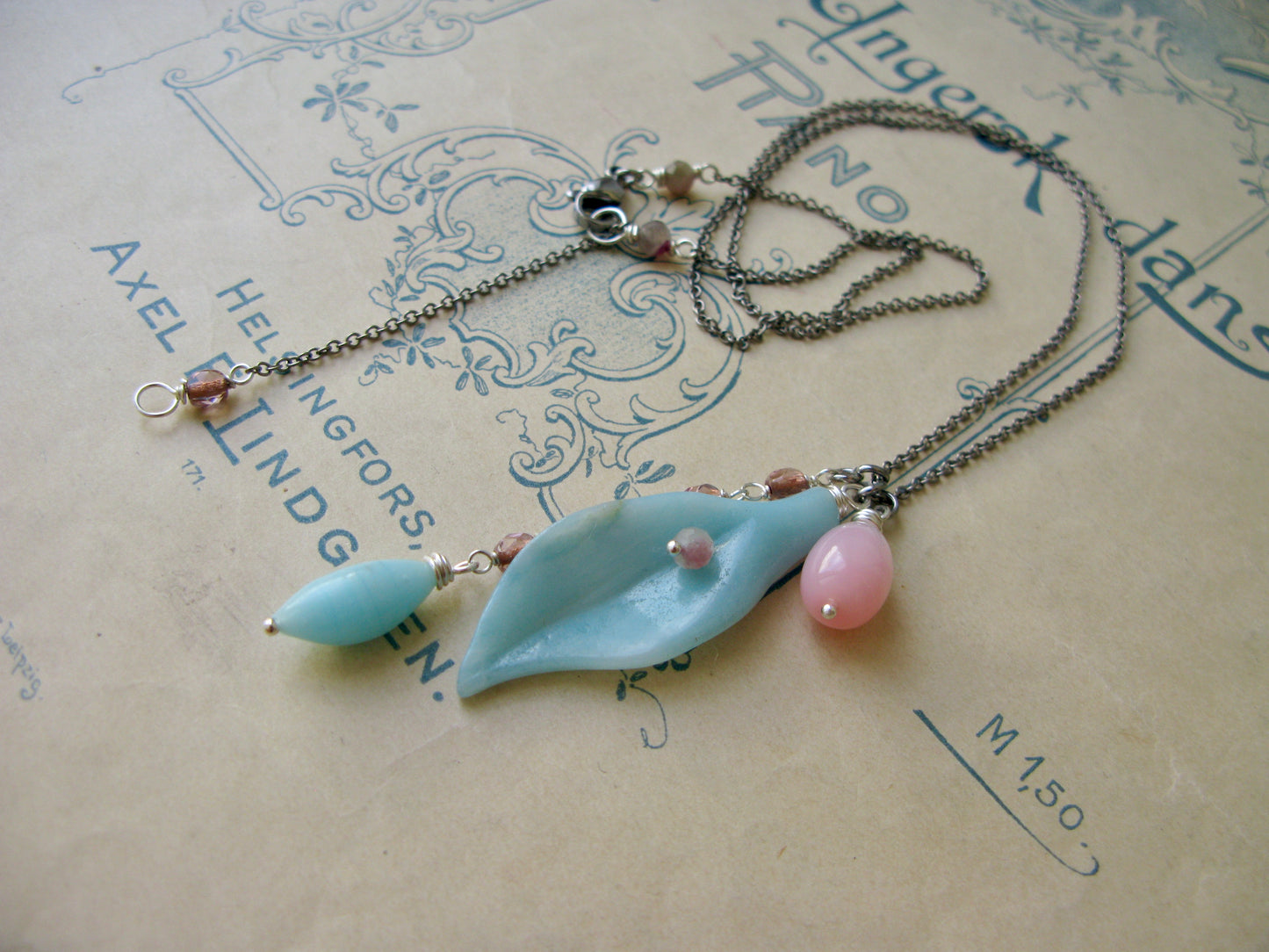 Lily necklace