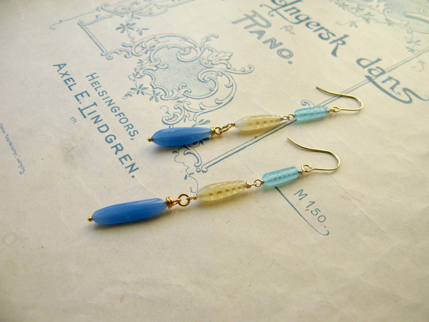 Palette long earrings in seaside