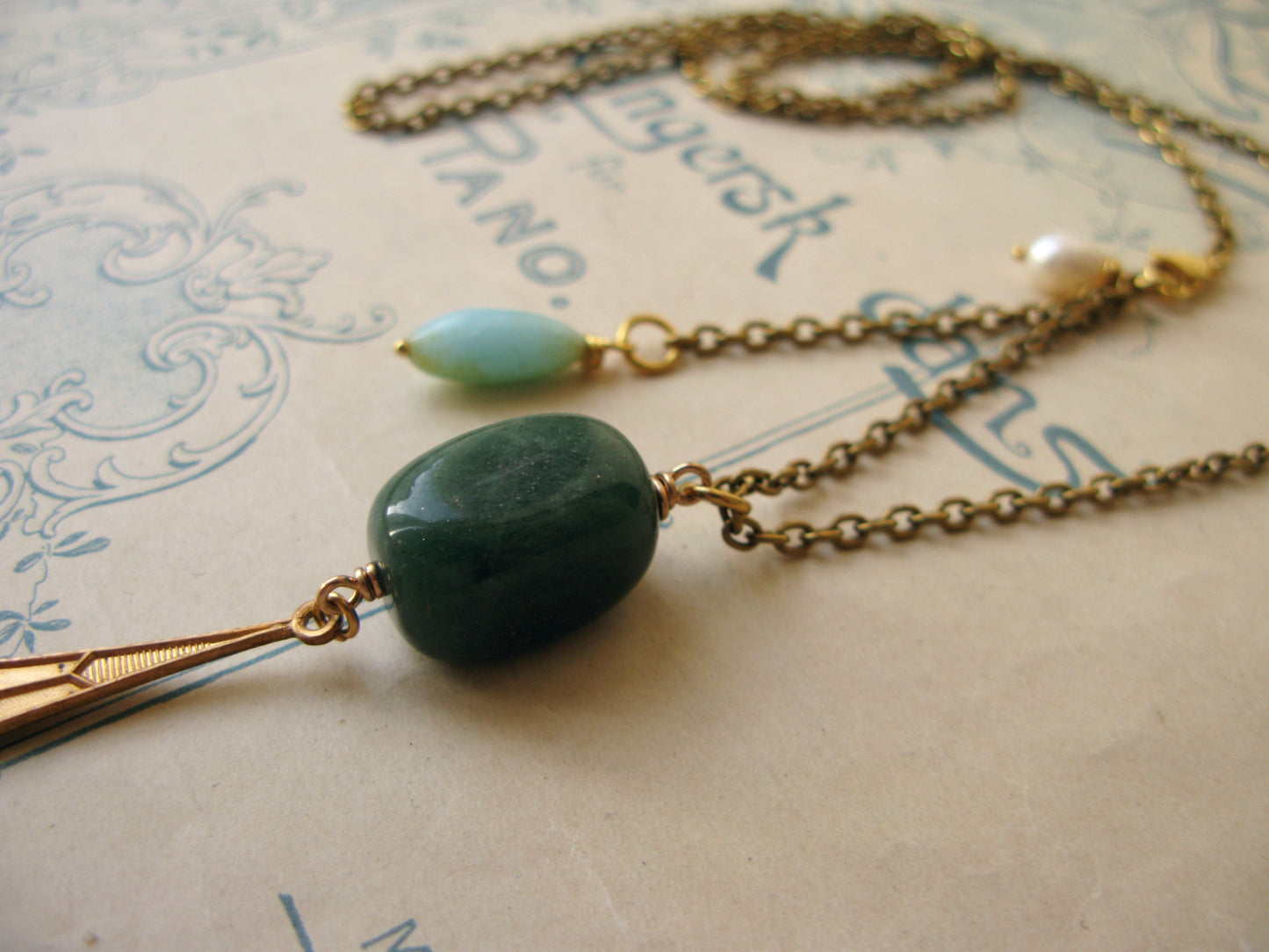 Plume necklace in forest green