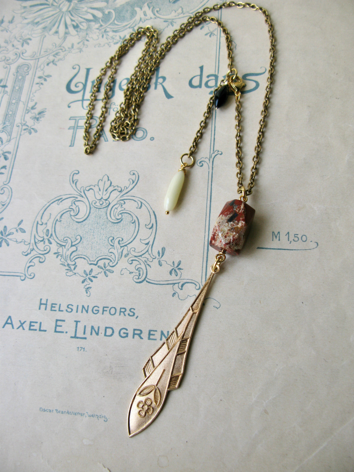 Plume necklace in jasper