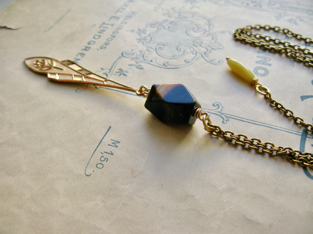Plume necklace in tiger eye