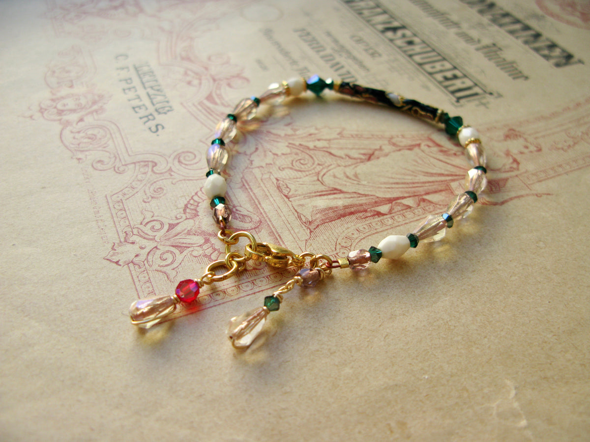 Suits single bracelet in champagne