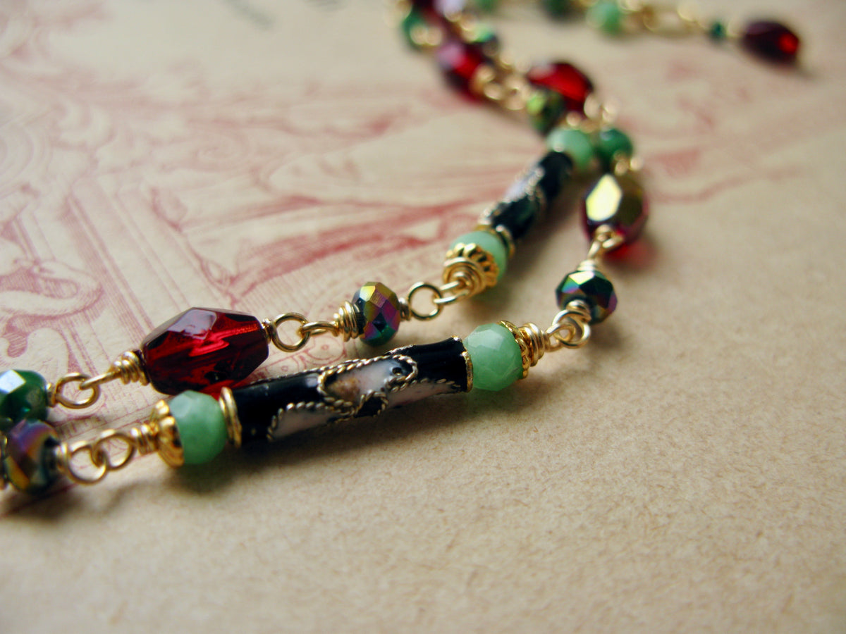 Queen of Hearts double bracelet in green + red