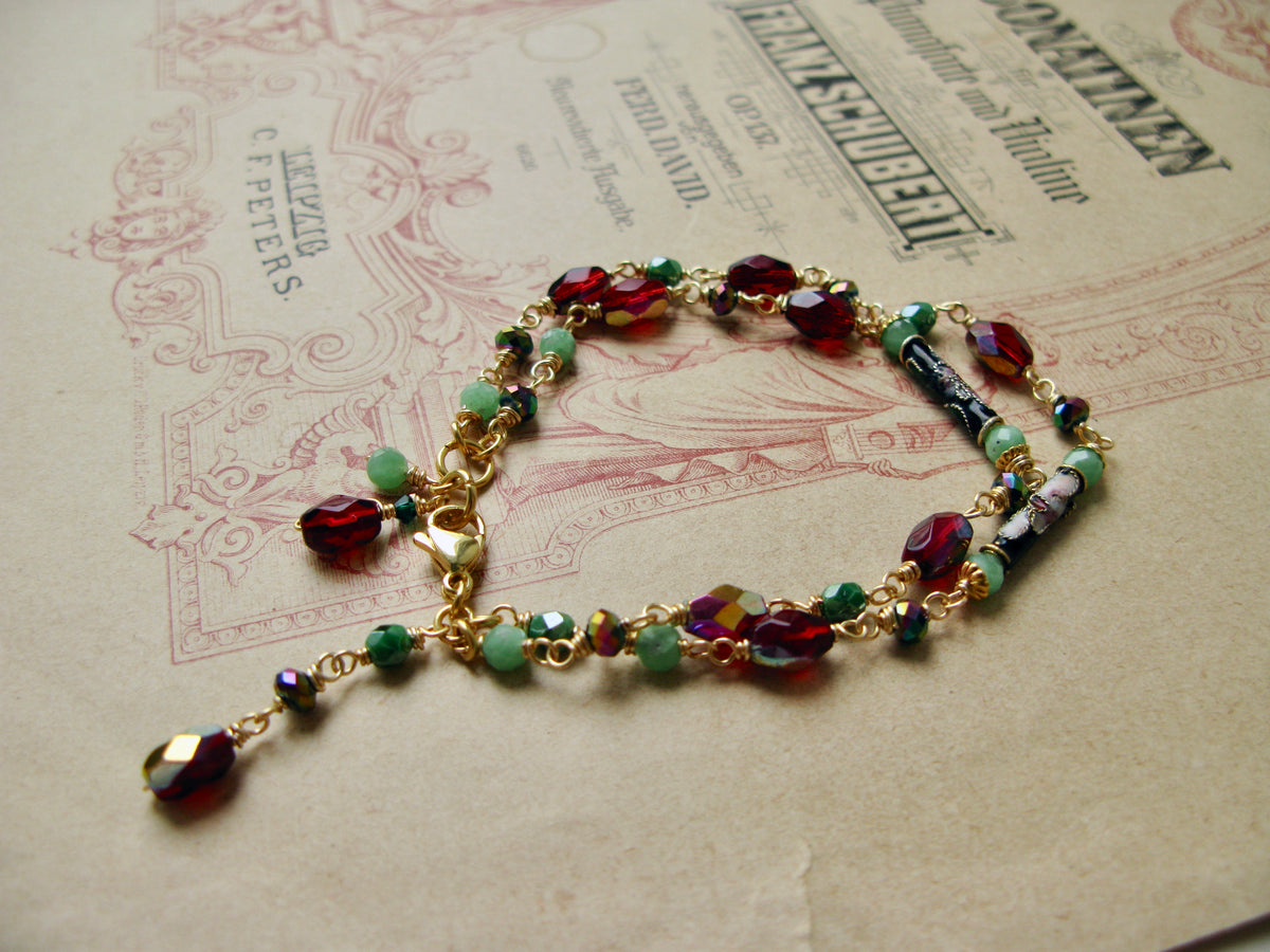 Queen of Hearts double bracelet in green + red