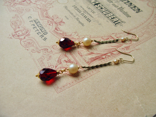 Queen of Hearts long chain+pearl earrings