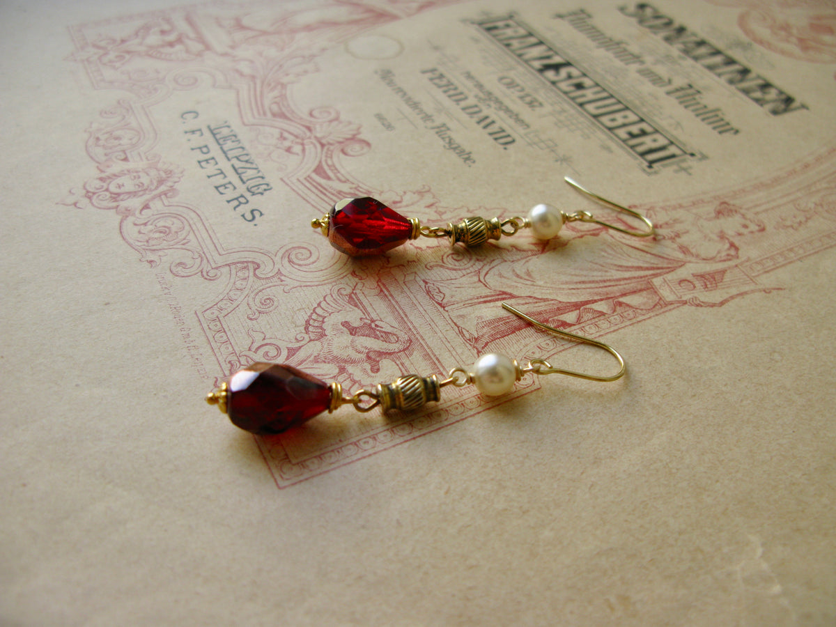 Queen of Hearts red drop medium earrings