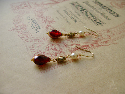 Queen of Hearts red drop medium earrings
