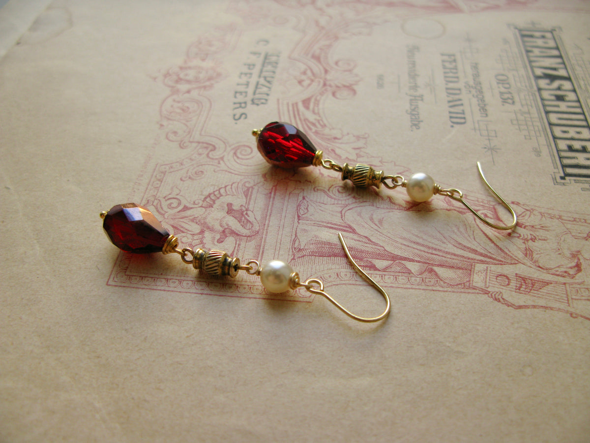 Queen of Hearts red drop medium earrings