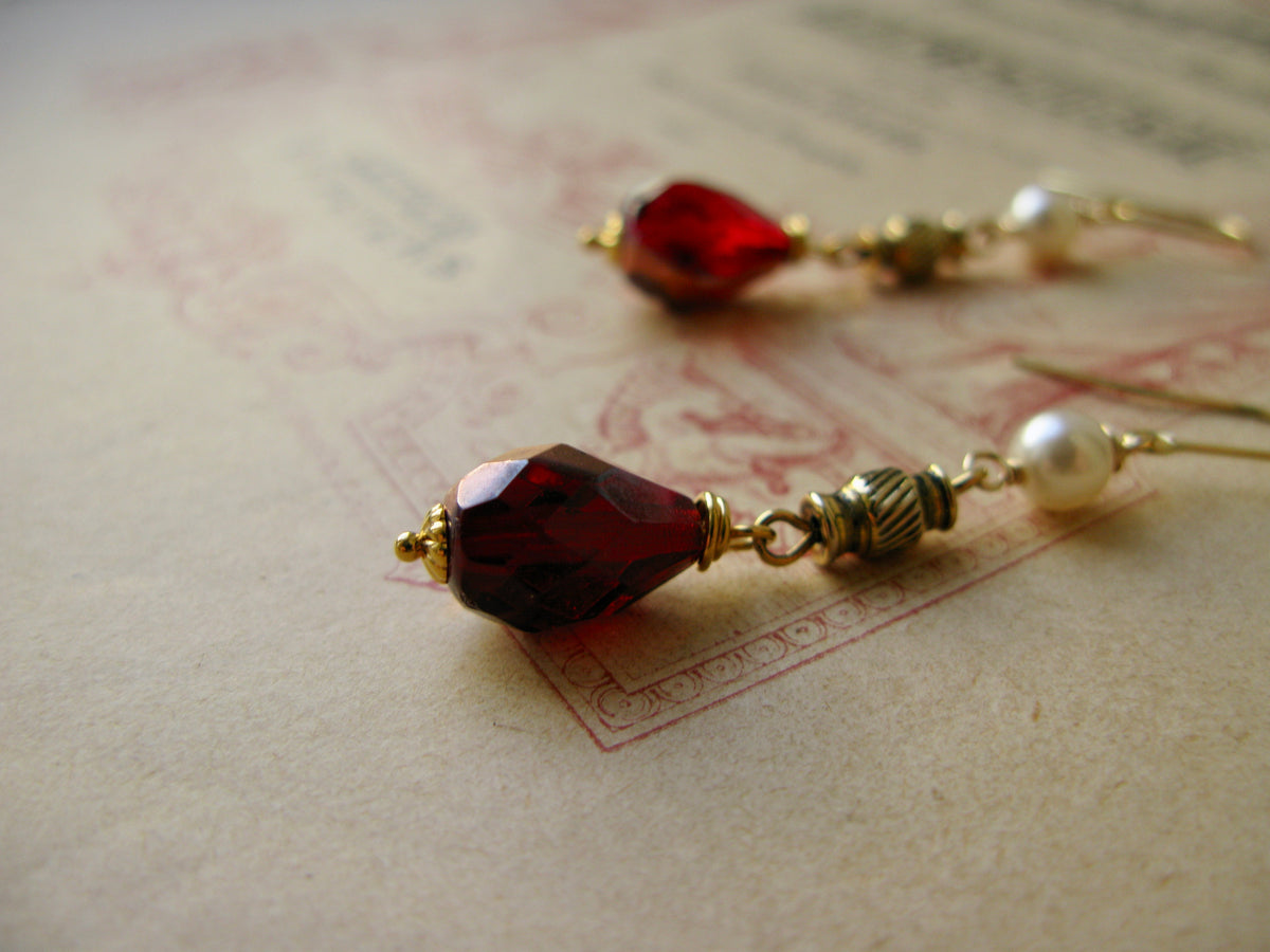 Queen of Hearts red drop medium earrings